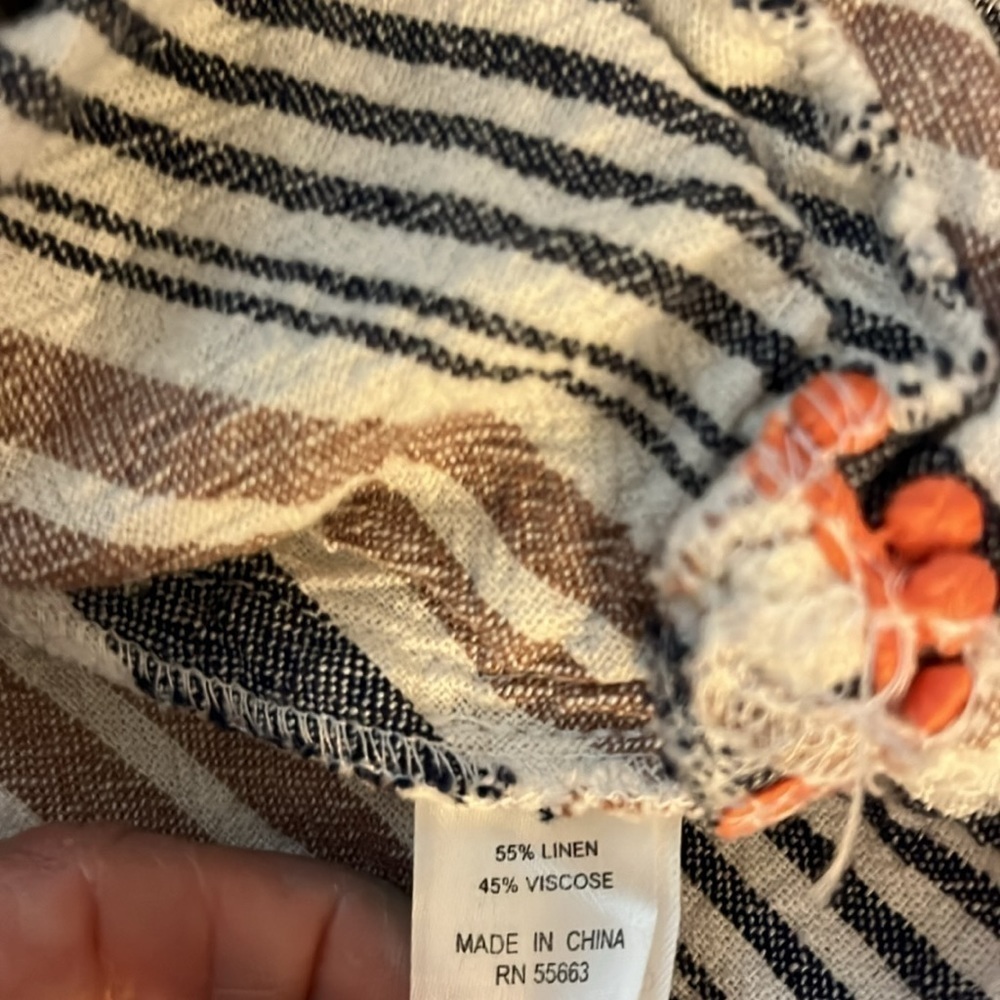 For Cynthia part linen large sleeved top. Size Large. - Picture 11 of 11